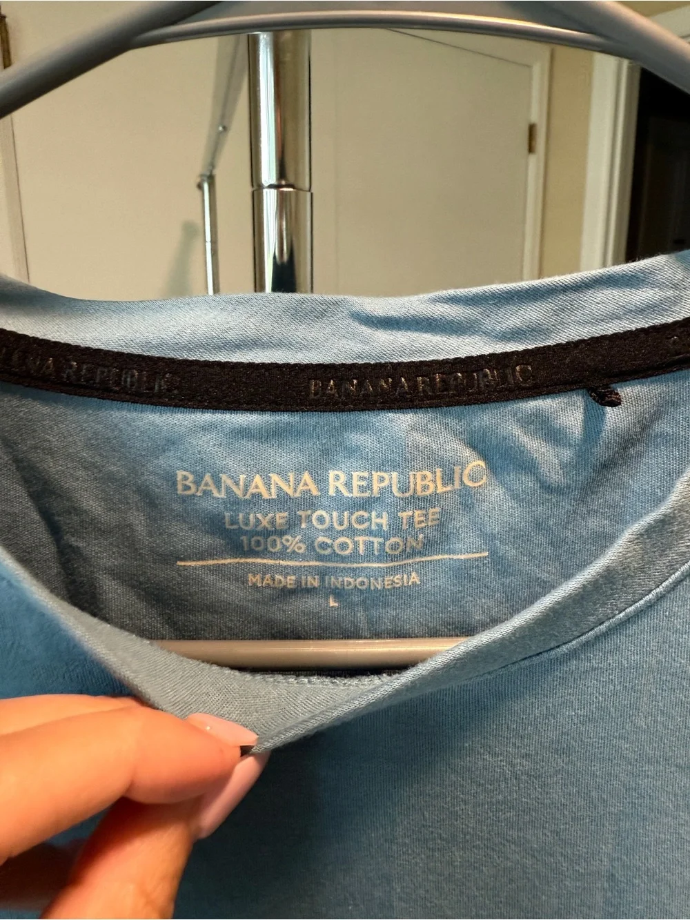 Banana Republic Men's Pale Blue Crew Neck Tee